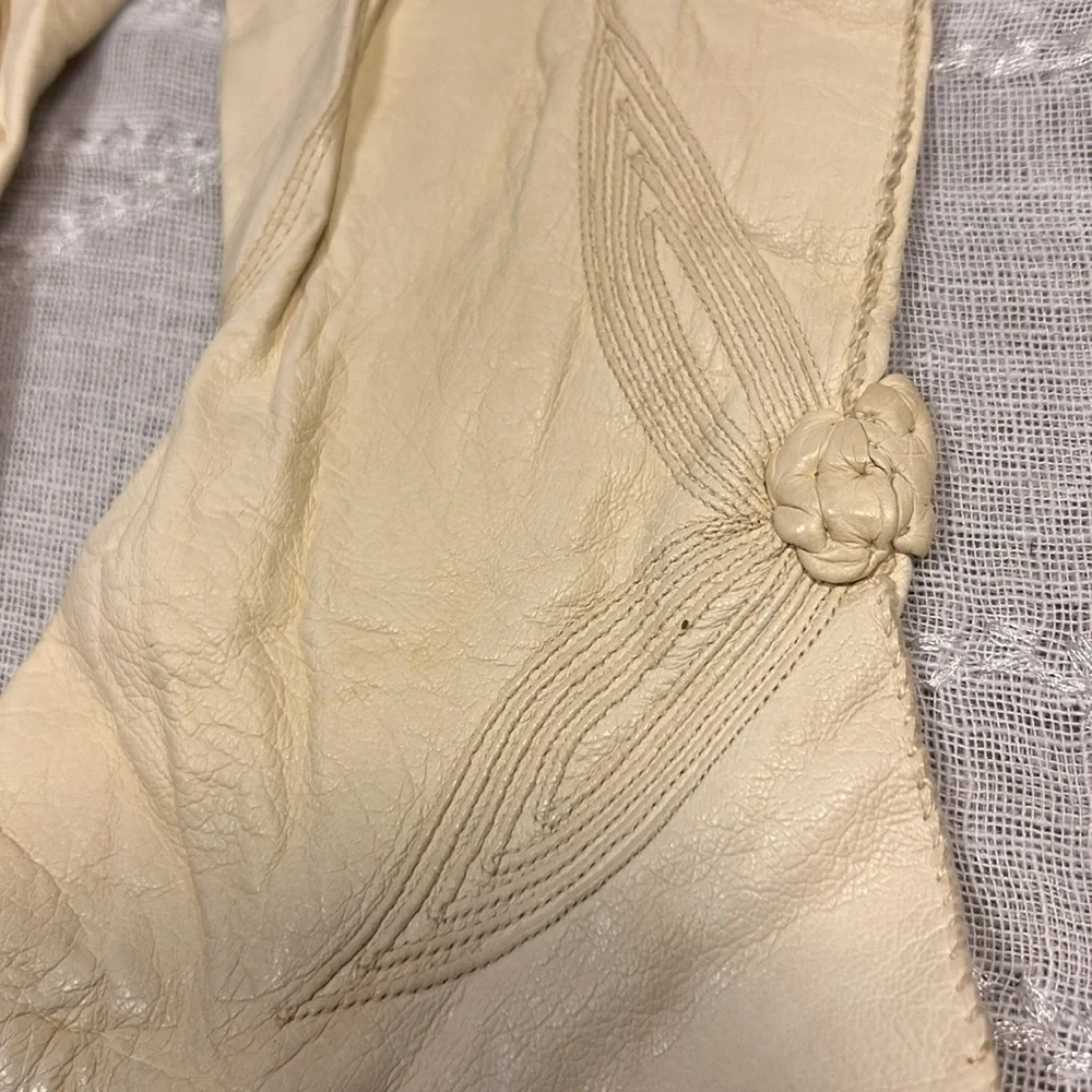Aris of Paris made in France Vintage super soft buttery leather gloves